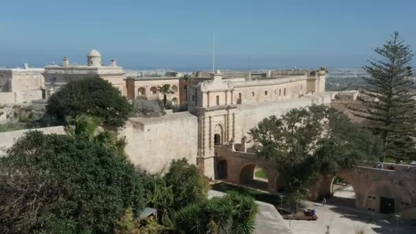 Drone Shot Medieval City Mdina Its Fortification Walls Main Gate — Stock Video