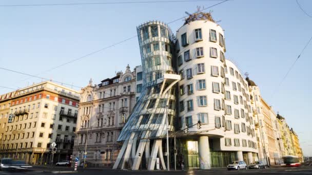 Dancing House Timelapse Praga República Checa Inclinação Para Baixo Ver — Vídeo de Stock