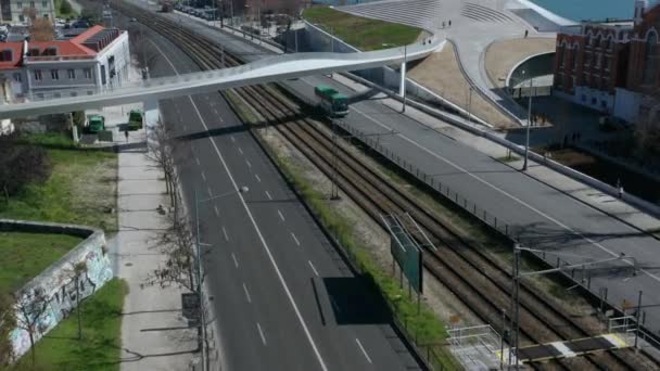 Aerial Tilt Reveal Shot Bridge Monument 25Th April Bridge Lisboa — Vídeo de stock