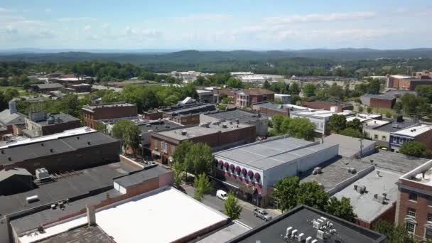 Arka Planda Dağları Olan Aerial Martinsville Virginia — Stok video