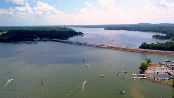 Aerial High Shot Lake Wylie Lake Wylie South Carolina Med — Stockvideo