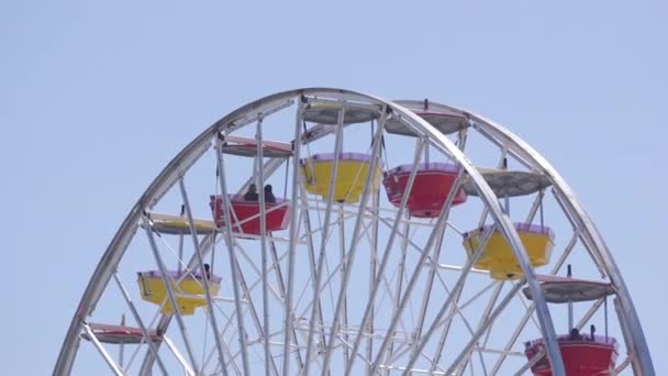 Ferris Wheel Turning Pacific Park Santa Monica Pier Los Angeles — Stock Video