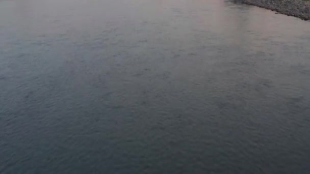 Повільно Летить Річкою Нагара Нахил Щоб Показати Ґіфу Японія Світанку — стокове відео