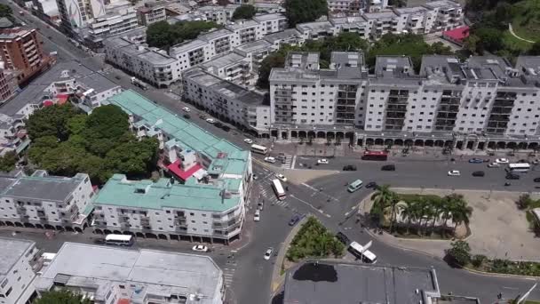 Seguimiento Aéreo Diurno Sobre Tráfico Plaza Leary Centro Caracas Venezuela — Vídeo de stock