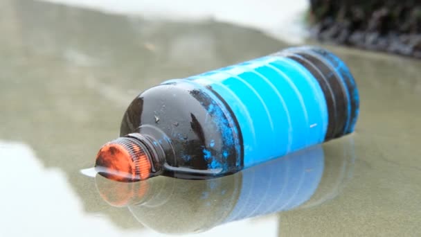 Bouteille Plastique Flottant Sur Eau Contamination Des Plages Pollution Environnement — Video