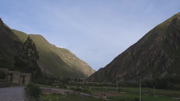 Hory Obklopující Hlavní Silnici Vstupující Ollantaytamba Posvátném Údolí Peru — Stock video
