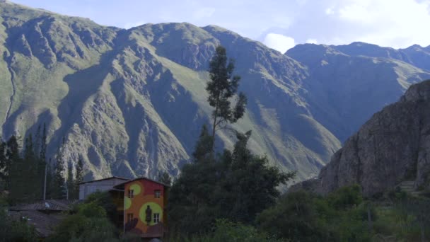 Ollantaytambo Kasabasında Peru Daki Kutsal Vadi Nin Dağlarıyla Çevrili Küçük — Stok video