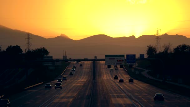 Flujo Tráfico Autopista Us36 Atardecer — Vídeos de Stock