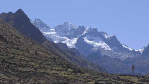 Una Montaña Nevada Cordillera Los Andes Valle Sagrado Del Perú — Vídeo de stock