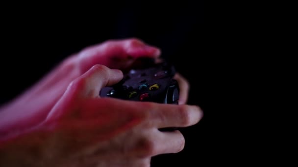 Jouer Des Jeux Vidéo Dans Une Pièce Sombre Avec Fond — Video