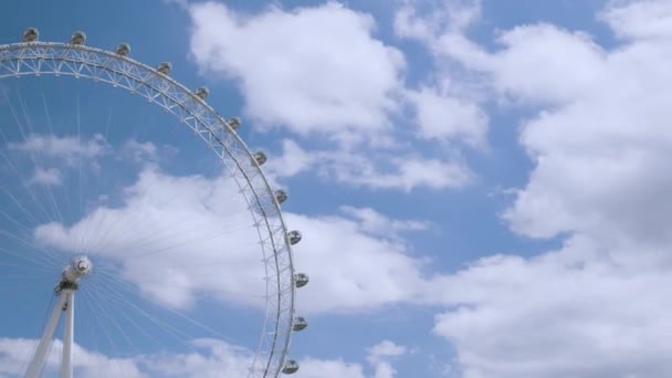 London Eye Millenium Wheel Hito Contra Cielo Girando Mientras Las — Vídeo de stock