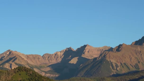 Panning Shot Van Sneffels Een Zonnige Zomerdag — Stockvideo