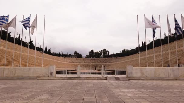 Vídeo Panorámico Frontal Del Icónico Antiguo Estadio Panathenaic Kalimarmaro Construido — Vídeos de Stock
