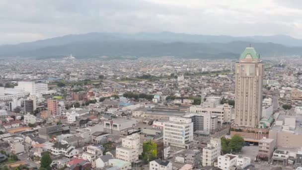 愛媛県今治市 日本市上空の空中パン — ストック動画