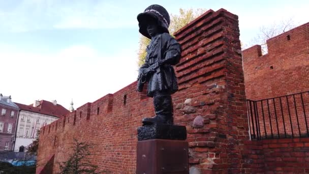 Closeup Little Inrebelent War Memorial Old Town Warsaw Poland Pohybový — Stock video