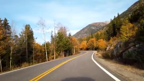 Jesienne Liście Pov Jazdy Górach Skalistych Kolorado — Wideo stockowe