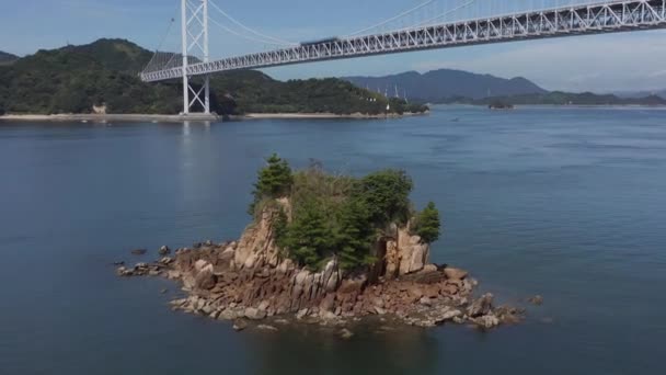 Ιαπωνικά Εσωτερική Θάλασσα Και Nishiseto Expressway Aerial Reveal Shot — Αρχείο Βίντεο