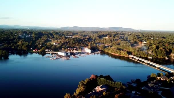 Aerial Push Lake Hickory Lake Hickory Észak Karolina — Stock videók