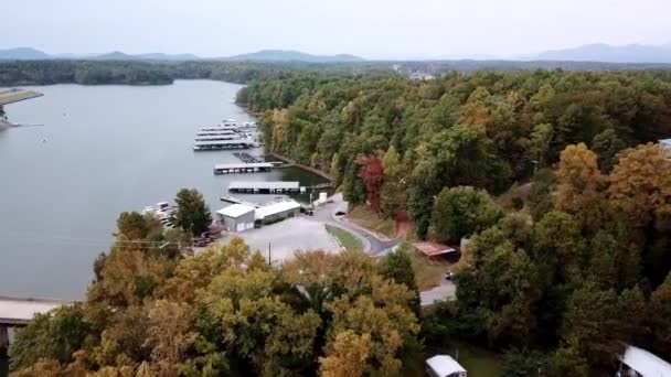Lake James Lake James North Carolina Fliegen Über Marina — Stockvideo