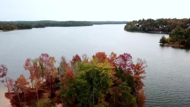 Lake James Luftfahrt Über Herbstfarben — Stockvideo