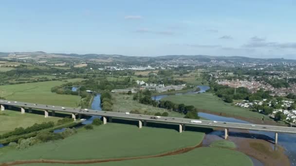 Vista Aérea Del Paso Elevado Río Exe Con Ciudad Exeter — Vídeo de stock