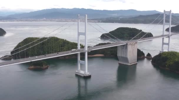 Aerial Etablerar Bild Kurushima Kaikyo Världens Längsta Hängbro — Stockvideo