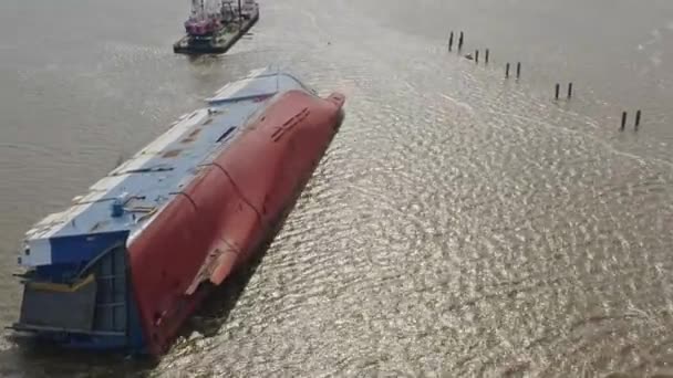 Simons Georgia Aerial Birdseye Shot Overturned Cargo Ship Mars 2020 — Video