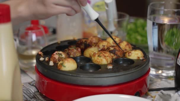 Takoyaki Dumplings Poulpes Japonais Traditionnels Cuits Ralenti — Video