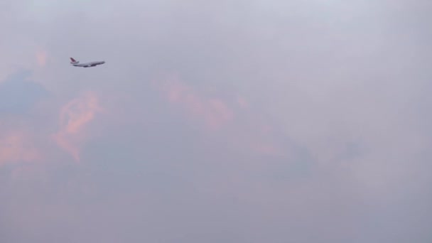 Avião Cisterna Voando Nos Céus Colorado — Vídeo de Stock