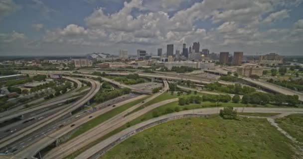 Atlanta Georgia Aerial V645 Pan Lewy Strzał Skrzyżowania Autostrady Panoramy — Wideo stockowe