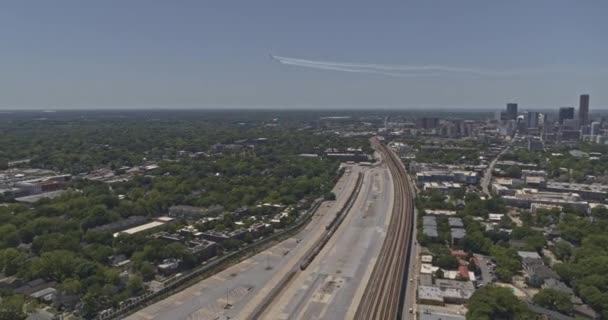 Atlanta Georgia Aerial V618 Completo 360 Disparo Chorros Voladores Dejando — Vídeos de Stock