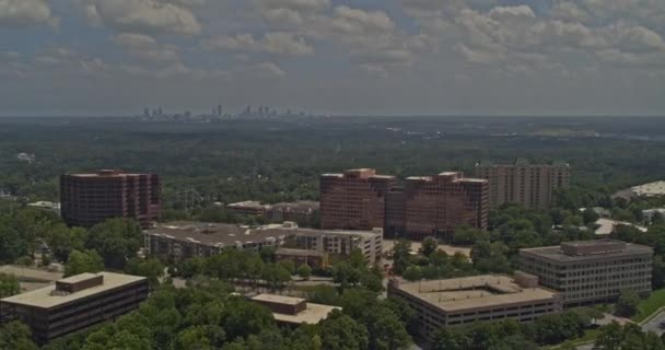 Atlanta Georgia Aerial V668 Panoramique Gauche Quartier Vinings Forêt Dji — Video