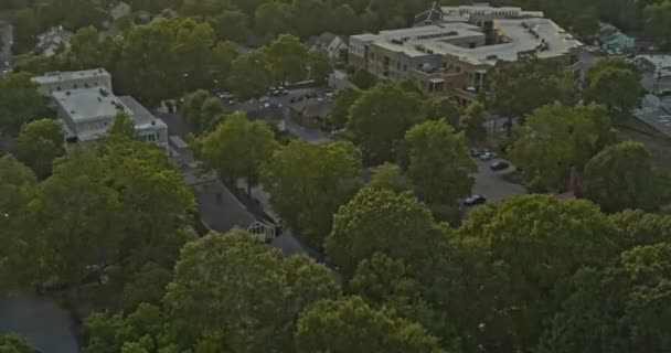 Roswell Georgia Flygfoto Birdseye Skott Gamla Stan Grannskapet Vid Solnedgången — Stockvideo