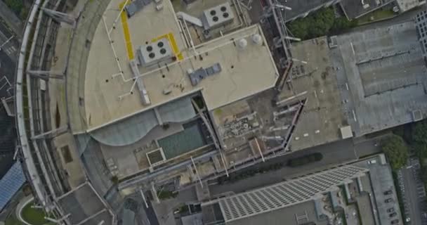 Atlanta Georgia Aerial V696 Shot Busy Highway Parking Skyscrapers Dji — Stock Video