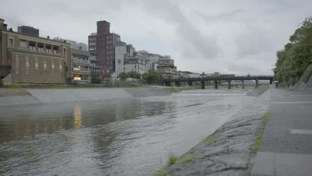 Distretto Sanjo Fiume Kamo Kyoto Giappone Giorno Delle Nuvole — Video Stock