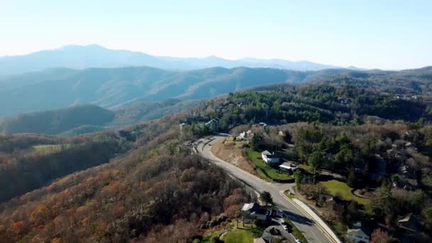 Aerial Pullout Blowing Rock Blowing Rock North Carolina Con Grandfather — Vídeos de Stock