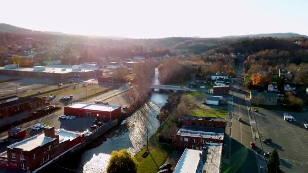 弗吉尼亚西南部工业区的空中飞越 — 图库视频影像