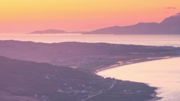 Vista Cerca Amanecer Timelapse Estrecho Gibraltar Una Mañana Verano Barcos — Vídeo de stock