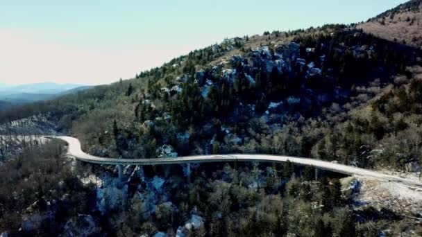 Grootvader Mountain Grootvader Mountain North Carolina Linn Cove Viaduct — Stockvideo