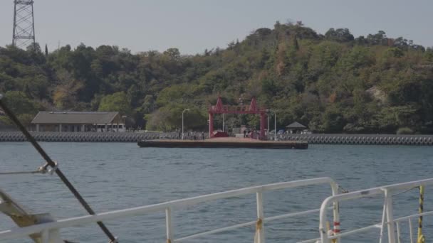 Ράμπιτ Άιλαντ Οκουνόσιμα Στη Χιροσίμα Της Ιαπωνίας Στιγμιότυπο Από Ferry — Αρχείο Βίντεο