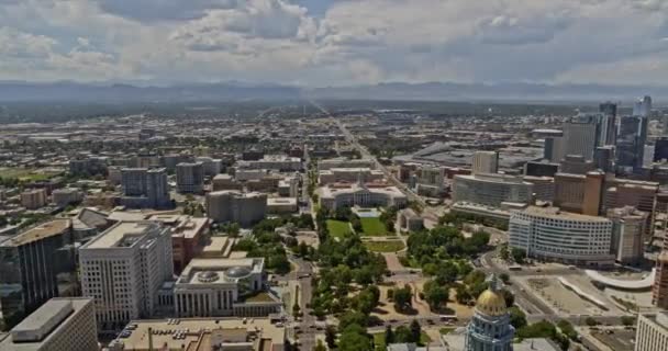 Denver Colorado Aerial V40 Side Tracking Shot Center Cityscape North — стокове відео