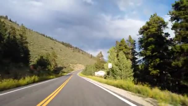 Zdjęcia Pov Jazdy Górach Skalistych Kolorado — Wideo stockowe