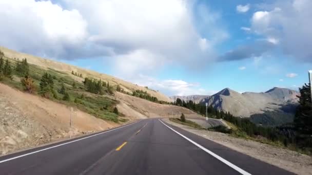 Imágenes Pov Conducción Las Montañas Rocosas Colorado — Vídeos de Stock