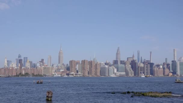 Pohled Manhattan New Yorku Druhé Strany Řeky Zátoky Bushwick Brooklynu — Stock video