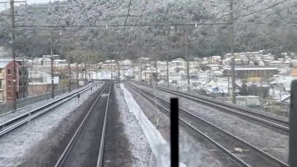 Trein Rijdt Door Sneeuw Standpunt Schot Van Yamashina Naar Kyoto — Stockvideo