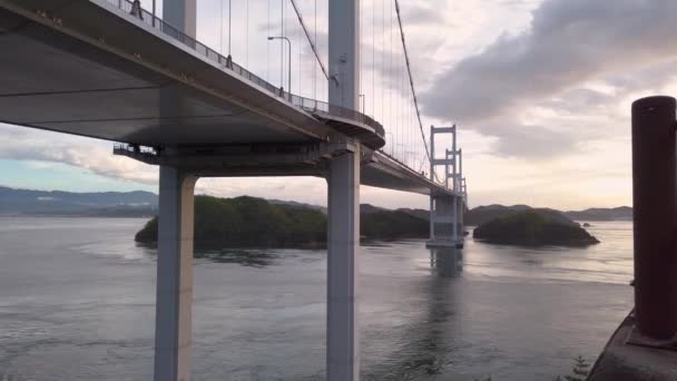 Puente Colgante Alto Sobre Estrecho Kurushima Ehime Japón Sunset Ocean — Vídeos de Stock