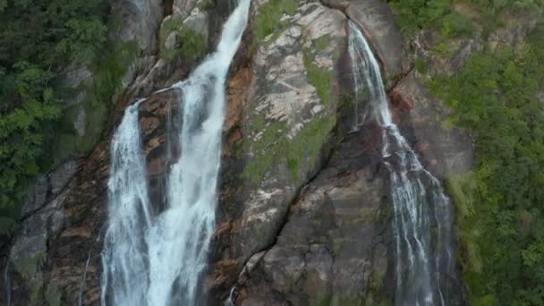 Ohko Wasserfall Jakushima Luftaufnahme Von Fließendem Wasser Den Berg Hinunter — Stockvideo