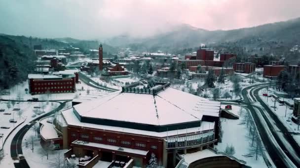 Aerial Pullout Holmes Convocation Center Boone Boone North Carolina — Stock video