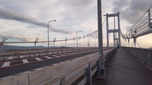 Ponto Vista Ciclismo Tiro Kurushima Kaikyo Pôr Sol Ehime Japão — Vídeo de Stock