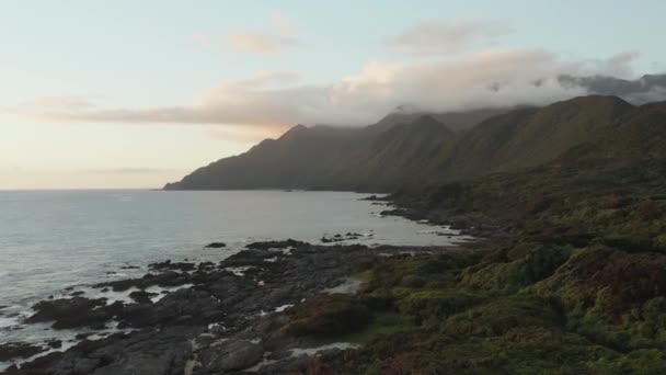 Japans Eiland Mysterieuze Yakushima Bij Zonsondergang Luchtzicht — Stockvideo